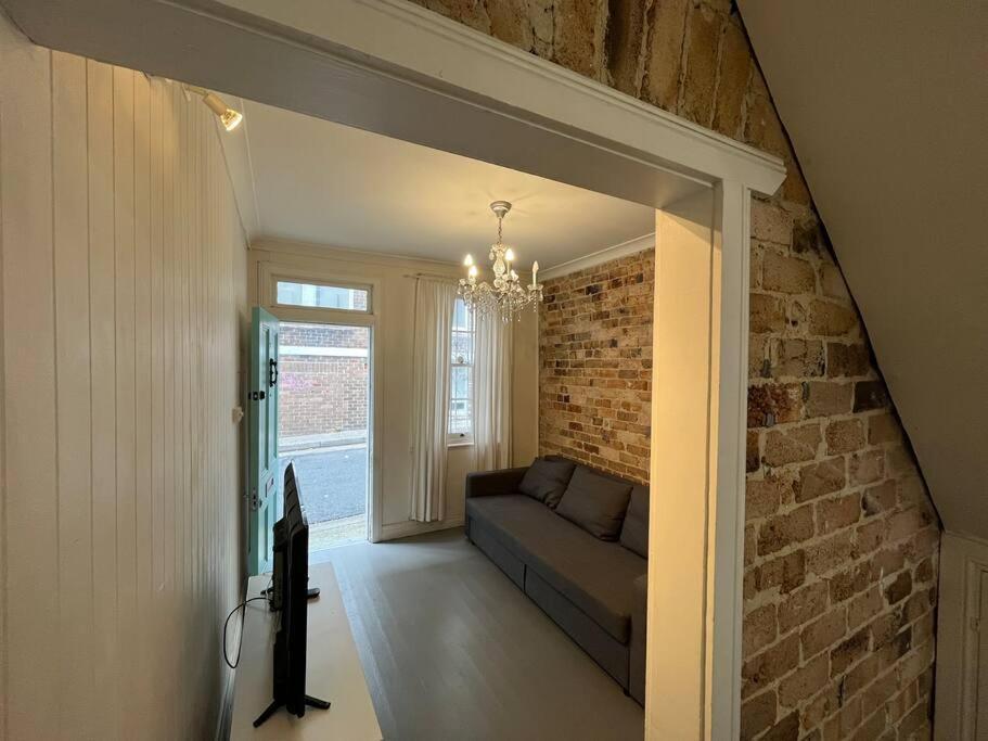 Apartment Stunning Townhouse